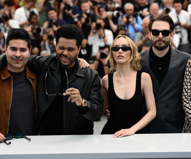 Protagonistas de The Idol la defienden en Cannes
