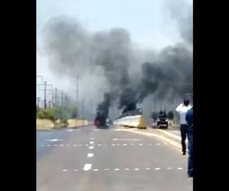 Reportan bloqueos en carretera de Zacatecas