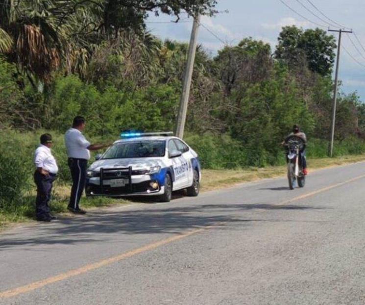 Investigan muerte de hombre en carretera de Cadereyta