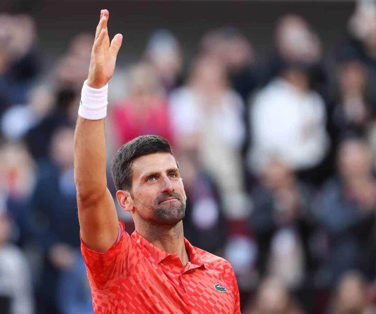 Debuta Djokovic con triunfo en Roland Garros
