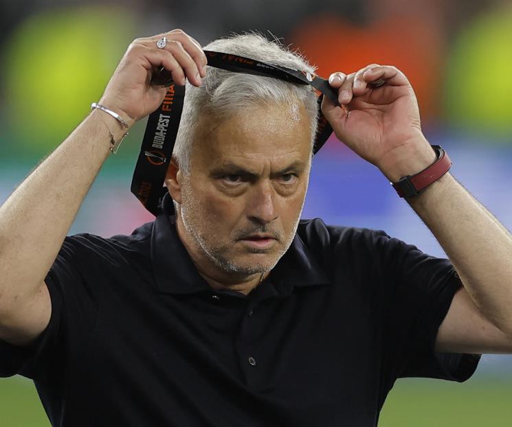 Insulta Mourinho a árbitro tras perder la final de EL