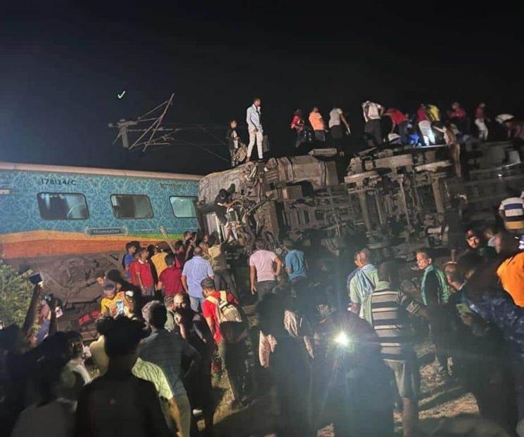 Accidente de tren en India deja 233 muertos
