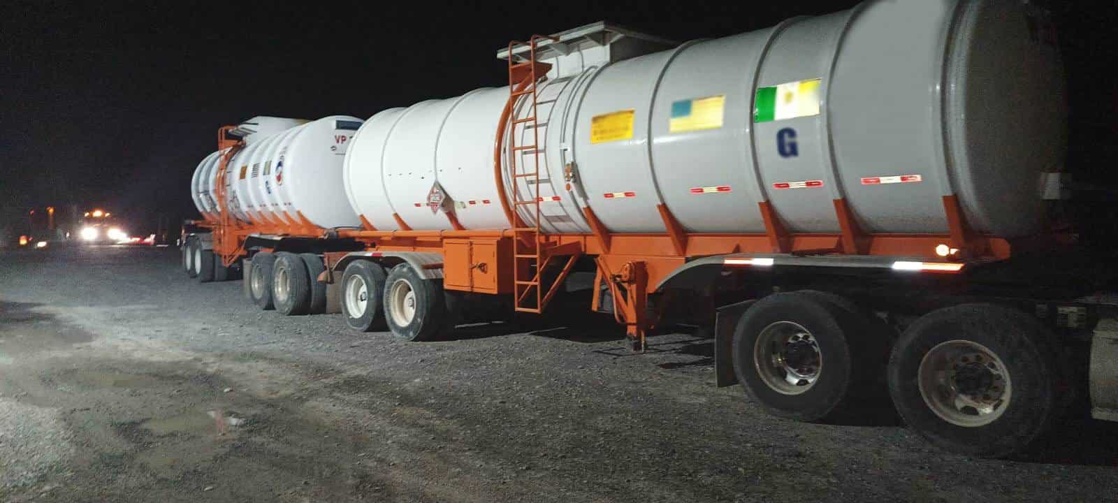 Elementos de la Guardia Nacional detuvieron en un puesto de control a un trailero que transportaba 62 mil litros de combustible presuntamente robado, en General Bravo