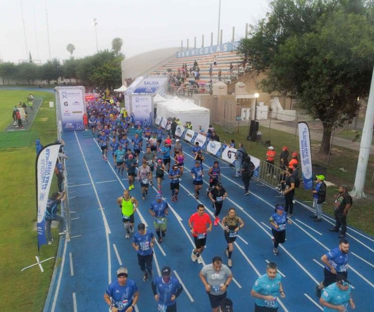 Participan más 2 mil corredores en 21 K San Nicolás