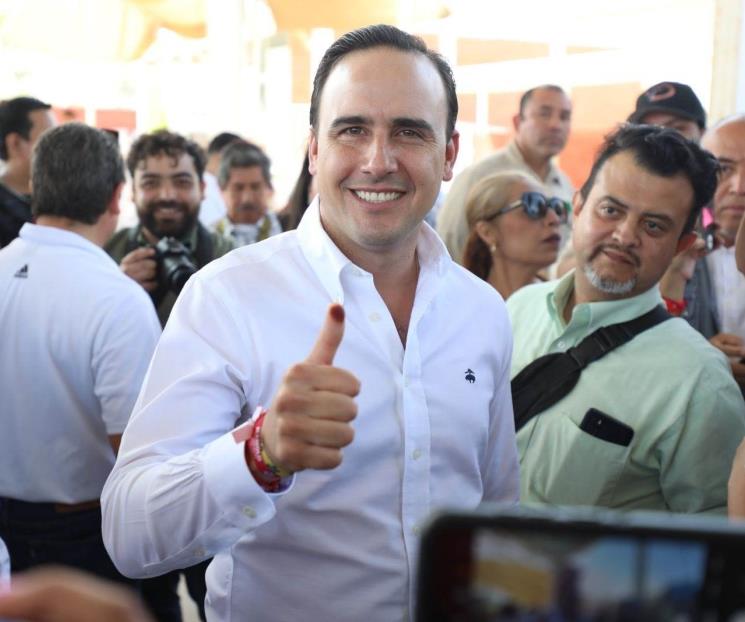 Ya ganamos, dice Manolo al emitir su voto en Coahuila
