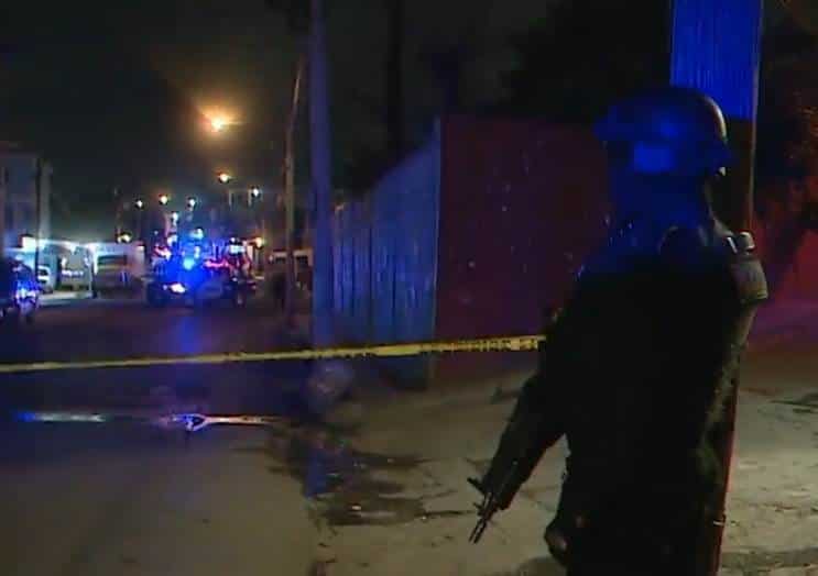 Al menos un lesionado dejó un ataque a balazos por hombres armados a un domicilio donde se realizaba una fiesta, en calles de la Colonia Tierra y Libertad, al norte del municipio de Monterrey