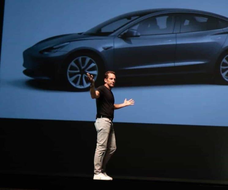Diseñador de autos de Tesla dará clases en la UDEM