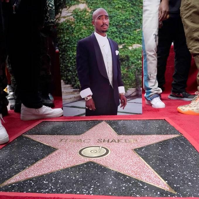 Tiene rapero Tupac Shakur su estrella del Paseo de la Fama