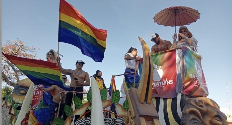 Miles acuden a marcha LGBT+ Yucatán y Chiapas