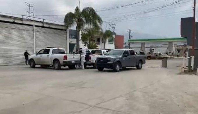 Hallan siete cuerpos dentro de camioneta en Tijuana