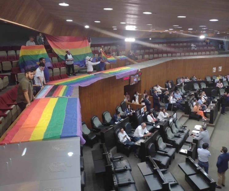 Aprueban matrimonio igualitario en Nuevo León