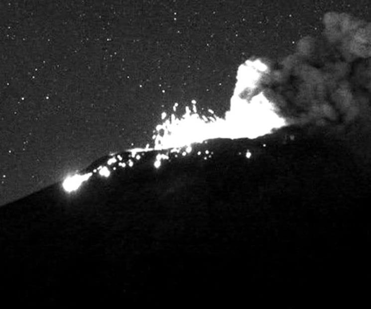 Explosión del Popocatépetl la madrugada de este sábado