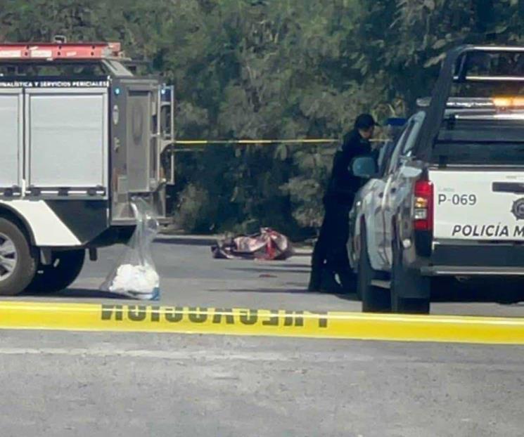 Encuentran cuerpo encobijado en Carretera a Salinas