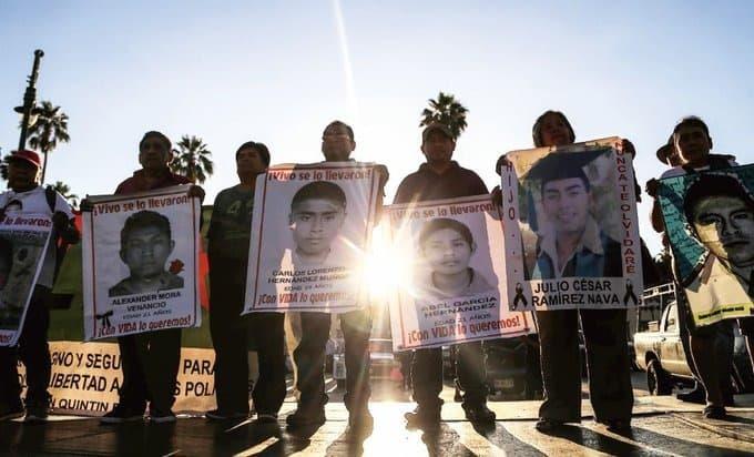 Suman 8 militares más detenidos por caso Ayotzinapa