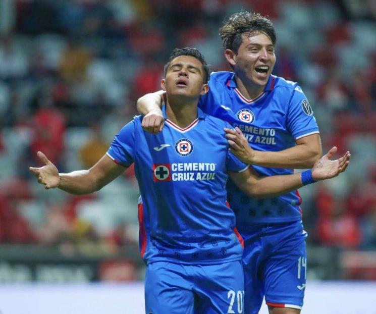Rayados se refuerza con jugador del Cruz Azul