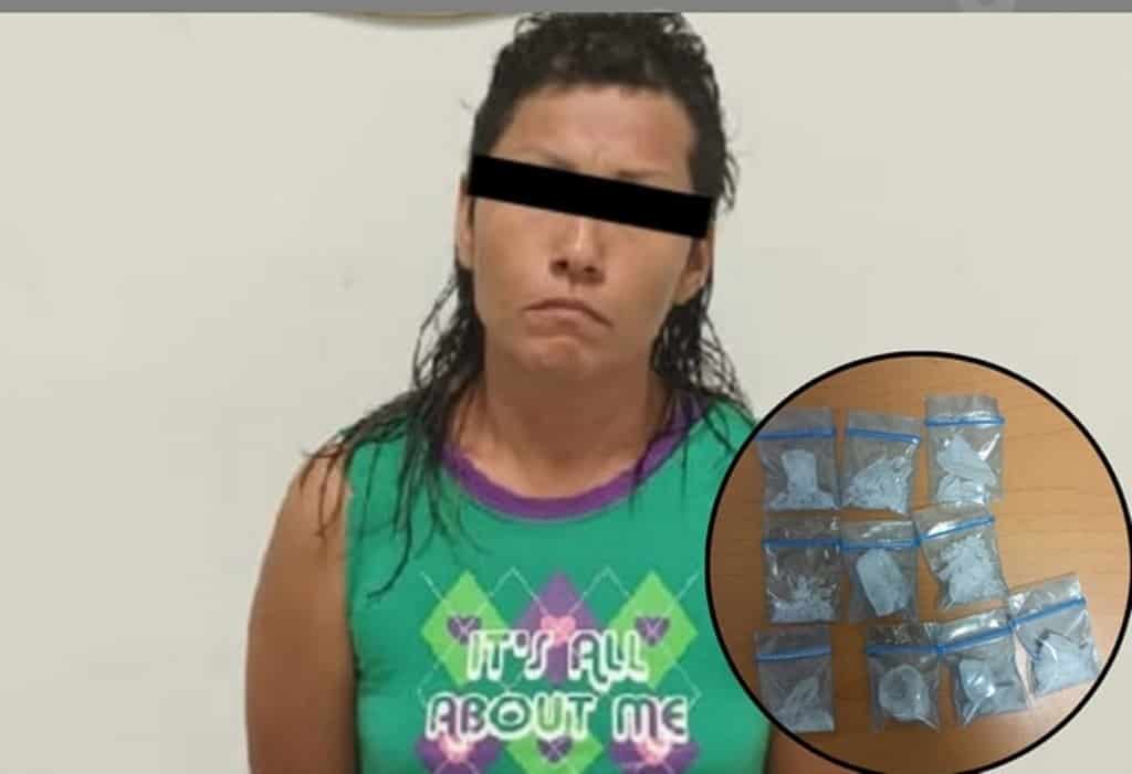 Elementos de la Secretaría de Seguridad y Vialidad de Salinas Victoria detuvieron a una mujer por delitos contra la salud, al encontrarle droga entre sus pertenencias.