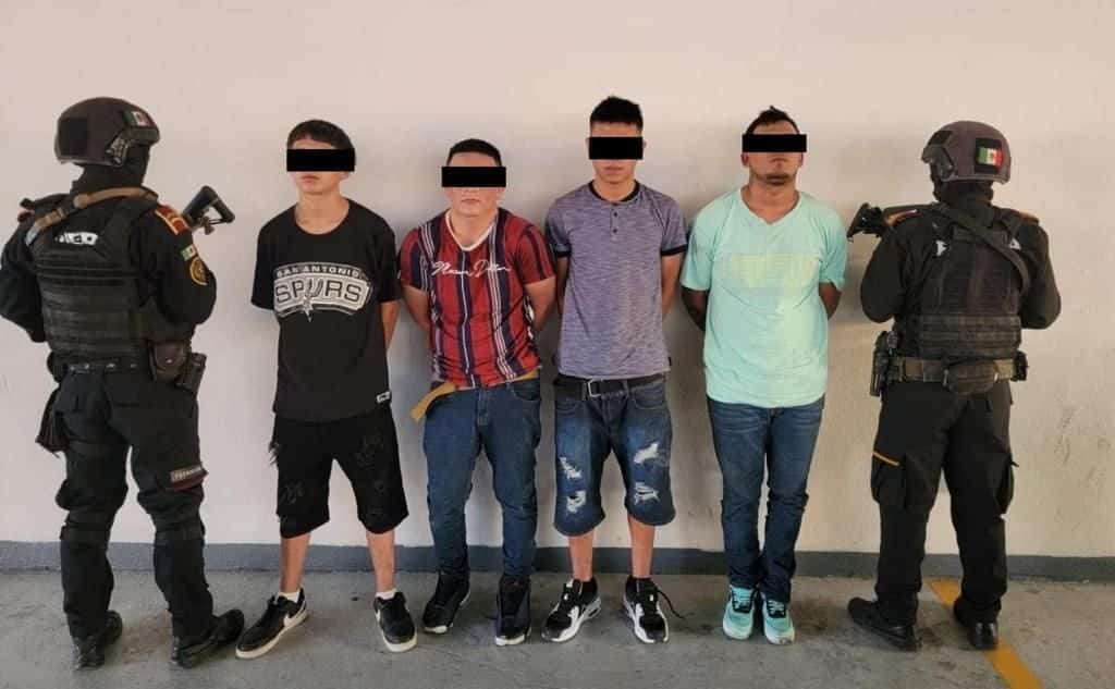 Tras trabajos de inteligencia, Fuerza Civil aprehendió a cuatro jóvenes armados y con chalecos balísticos en García