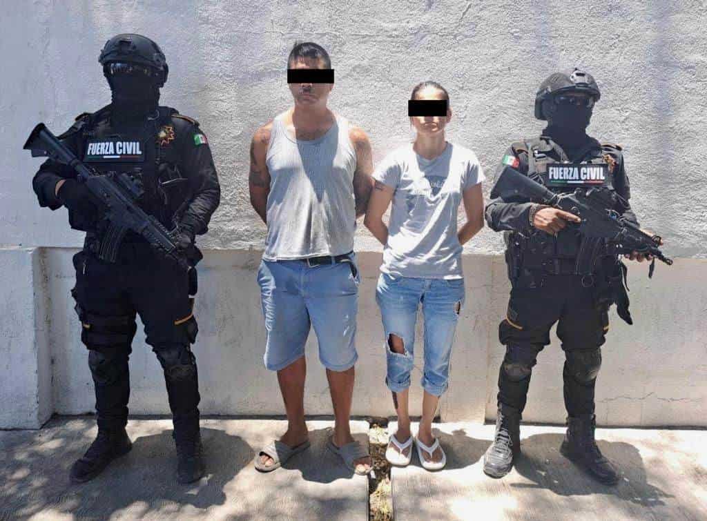 Luego de trabajos de prevención delictiva, policías estatales lograron detener a una pareja en posesión de armas y droga, en Juárez