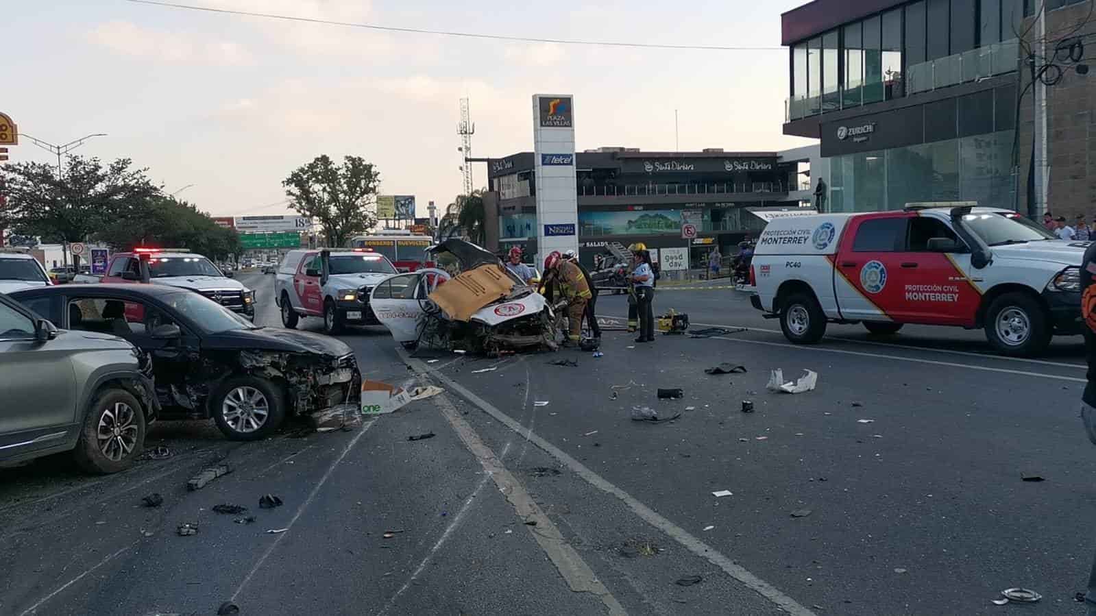 El número de muertos tras el choque registrado el pasado sábado en la Avenida Garza Sada, al sur de Monterrey, aumentó a cuatro, con el fallecimiento de dos de los lesionados.