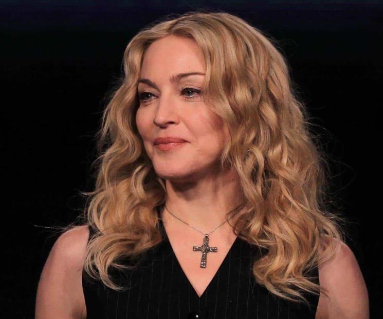 Madonna padeció fiebre por un mes antes de ser hospitalizada
