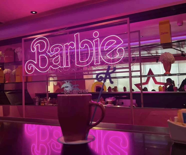 Inauguran cafetería de Barbie en CDMX