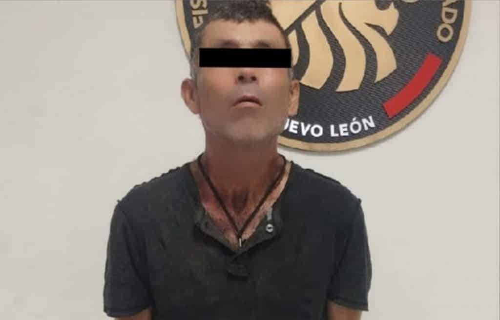 Elementos de la Secretaría de Seguridad y Vialidad de Salinas Victoria, detuvieron a un hombre, el cual ingresó a robar, en un domicilio en la colonia Bosques de Castilla.