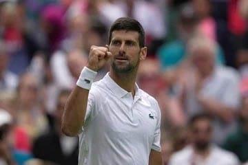Djokovic e Iga abren con victorias en Wimbledon 