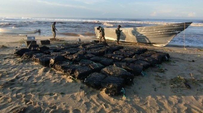 Decomisan más de 2.4 toneladas de cocaína en Acapulco