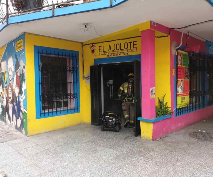 Controlan incendio en El Ajolote de Barrio Antiguo