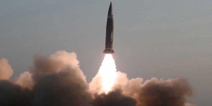 Lanza Norcorea misil de largo alcance