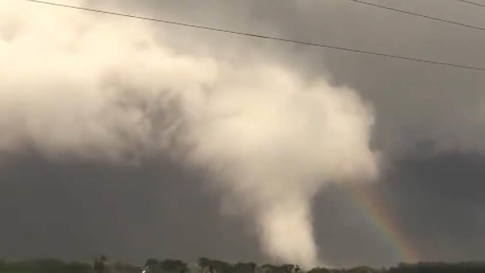 Activan alarmas en Chicago por reportes de tornado