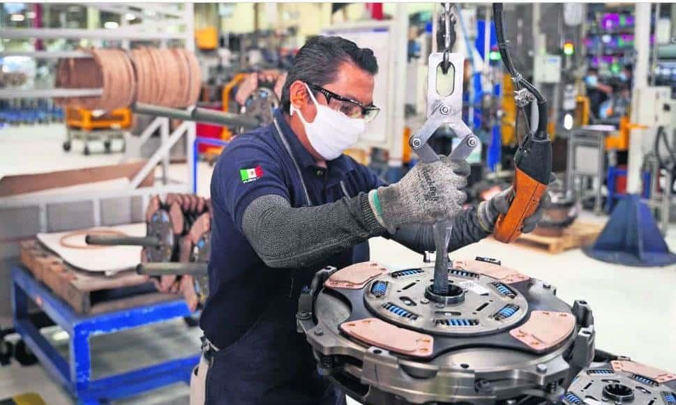 Crece empleo manufacturero en mayo
