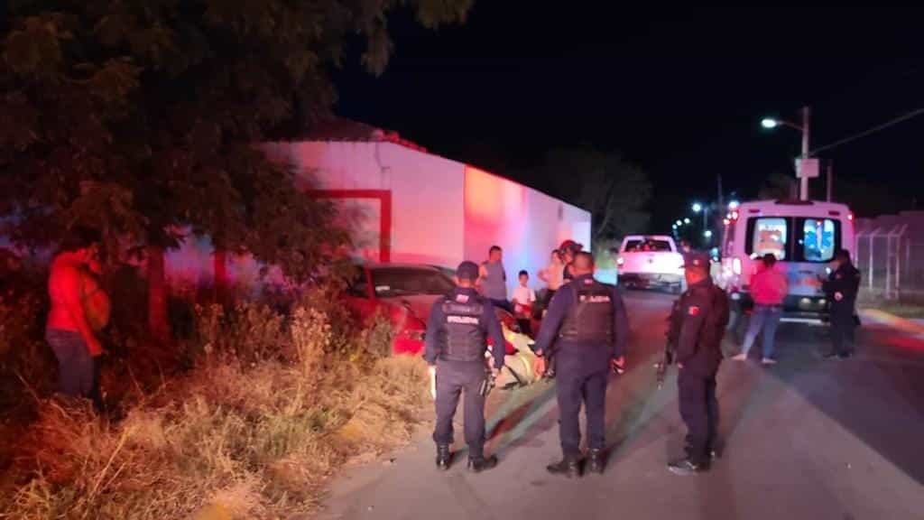 Una jovencito que conducía su automóvil estando bajo los efectos de las bebidas alcohólicas, terminó con diversas lesiones, al estrellarse contra un árbol en el municipio de General Terán.
