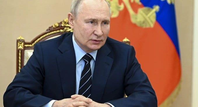 Firma Putin ley que prohíbe cambio de sexo