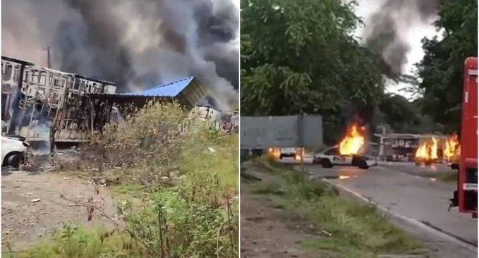 Manifestantes incendian 13 vehículos en Tantoyuca, Veracruz