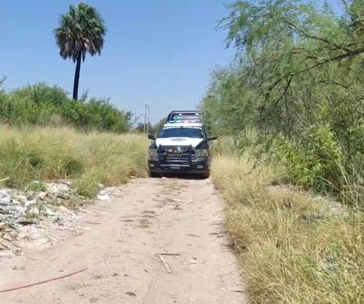 Hallan cadáver sobre brecha en Juárez