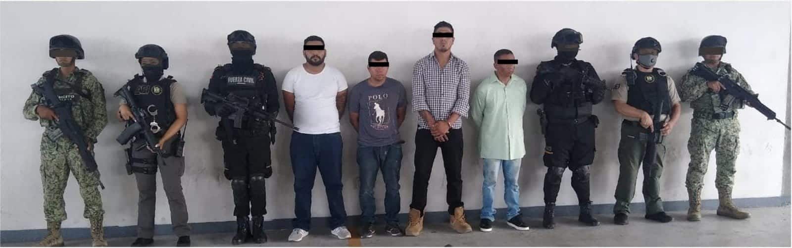 Cuatro presuntos integrantes del crimen organizado acusados de participar en ejecuciones, fueron detenidos mediante un operativo implementado por las fuerzas federales, estatales y ministeriales, en Monterrey.