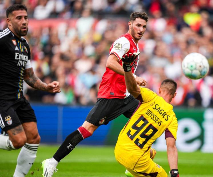 Anota Santi Jiménez en pretemporada con Feyenoord