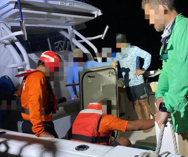 Rescatan a 6 personas cerca de playas de Yucatán