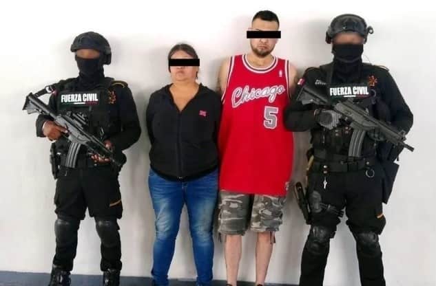 Elementos de la Agencia Estatal de Investigaciones y de Fuerza Civil, detuvieron a dos integrantes de una célula criminal, que operaba en el municipio de Santa Catarina.