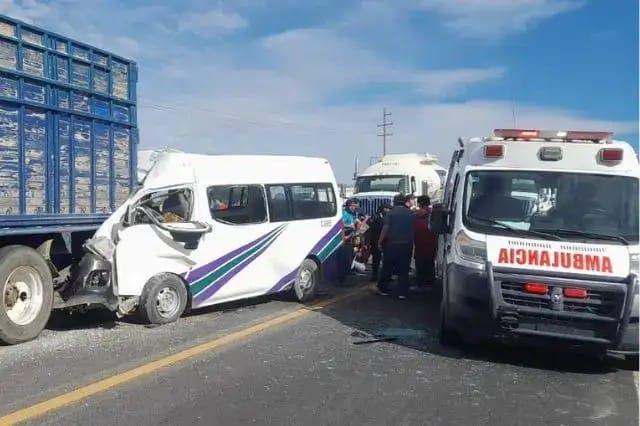 Fuerte accidente en carretera de Puebla deja cinco muertos