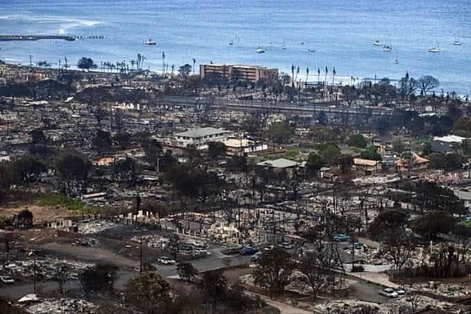 Van 80 muertos en Hawái por incendios forestales