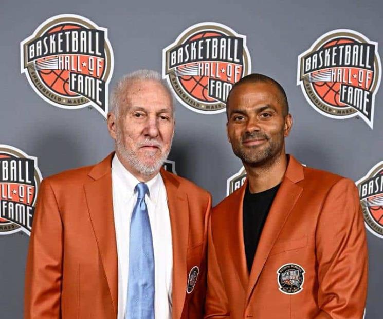 Inducen a leyendas en el Salón de la Fama de la NBA 