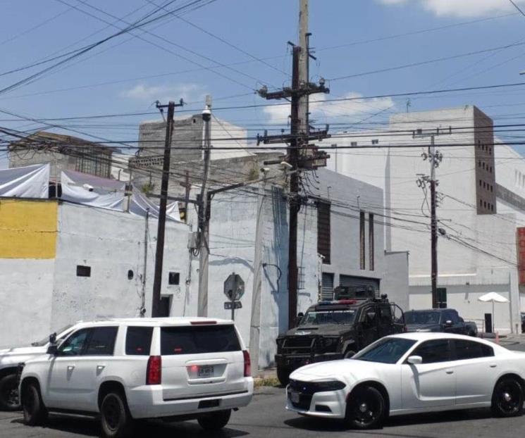 Catean presunta narcobodega en el centro de Monterrey
