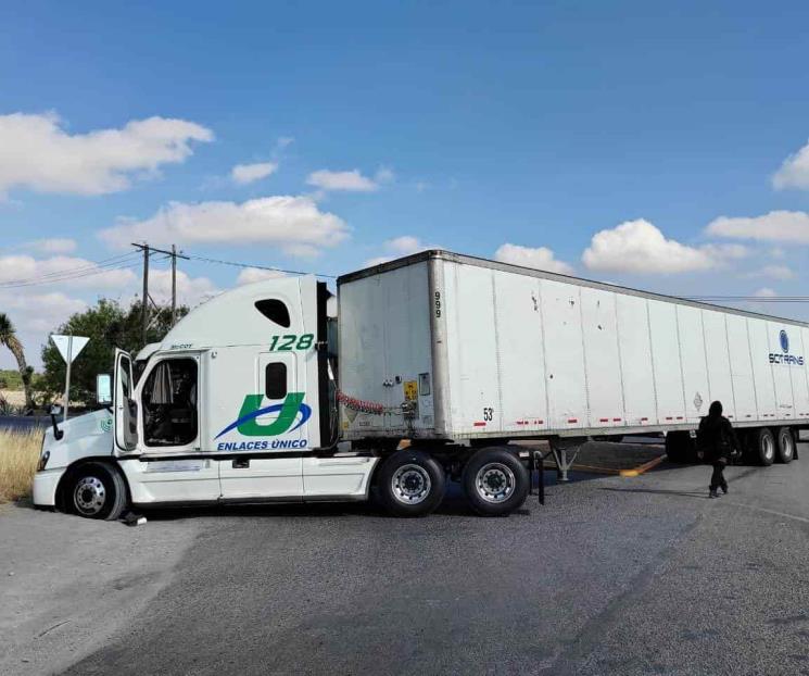 Rescatan a trailero secuestrado en la Carretera a Laredo