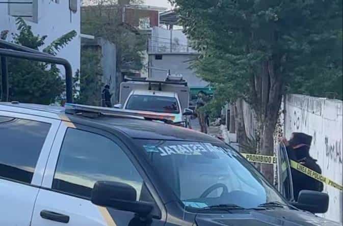 El cadáver de un hombre maniatado, vendado y con el tiro de gracia, fue encontrado por vecinos de la Colonia Gloria Mendiola, ayer al norte del municipio de Monterrey.