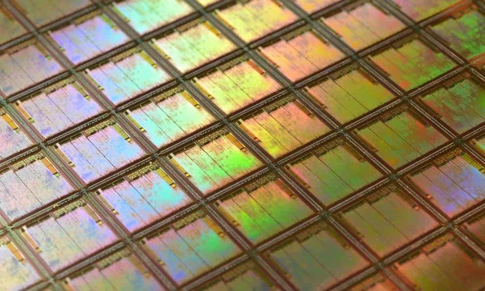 Intel y Synopsys diseñarán chips para Intel Foundry Services