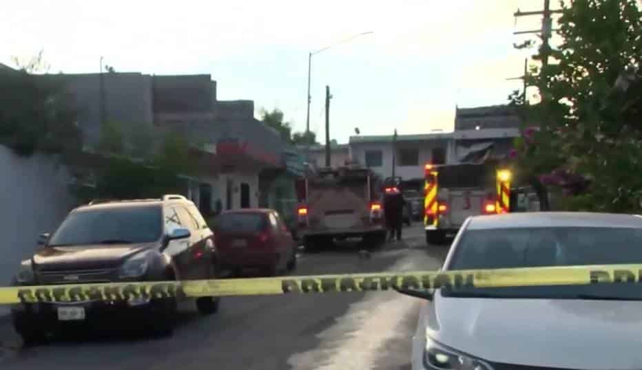 Dos hombres murieron luego de registrarse un incendio en el domicilio y tapicería donde se encontraban, la madrugada de ayer en el municipio de Guadalupe.