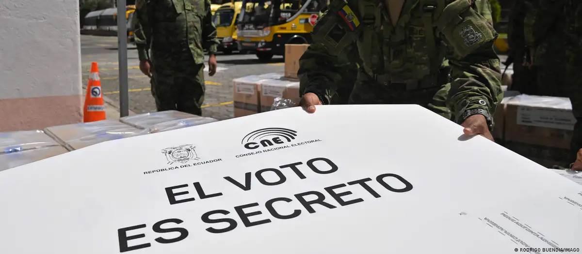 Acuden hoy ecuatorianos a las urnas