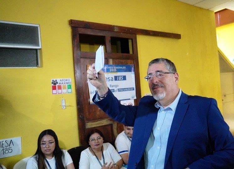 Bernardo Arévalo gana las elecciones en Guatemala